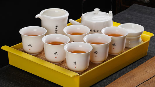 如何才能挑选到喜欢又适合自己的陶瓷茶具